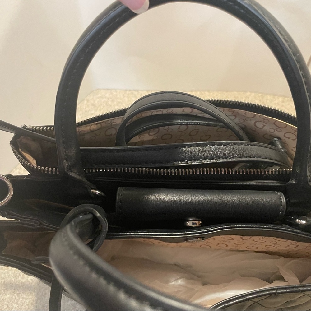 Guess Quilted Black Shoulder Bag - Picture 7 of 14